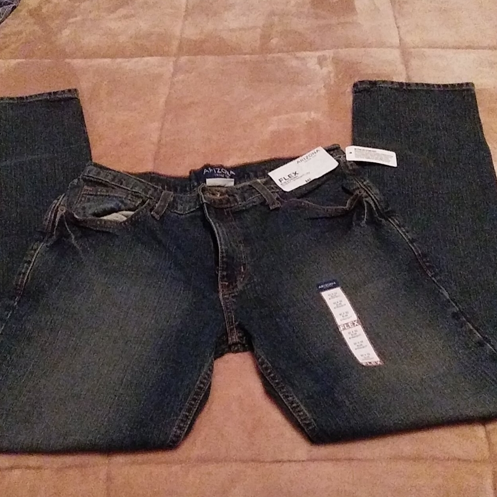 Arizona Jeans Men's. New With Tags